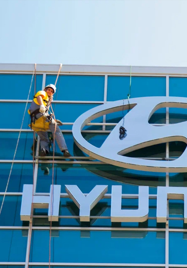 Обслуживание и ремонт рекламных вывесок