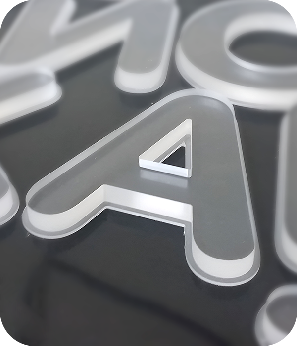 Плоские буквы из акрила для вывески